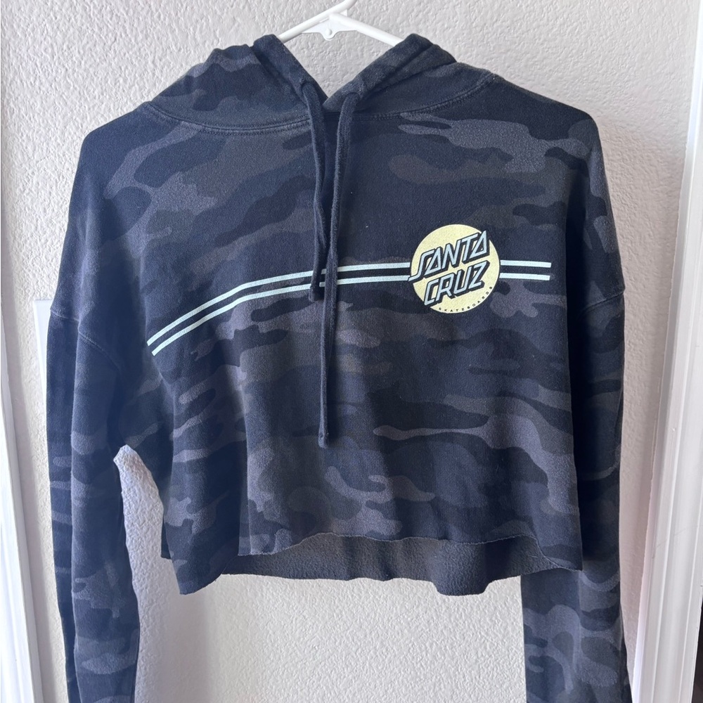 Santa Cruz cropped camo hoodie